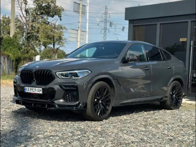 BMW X6 на майданчику KTrans